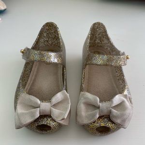 Mini Melissas girls size 7